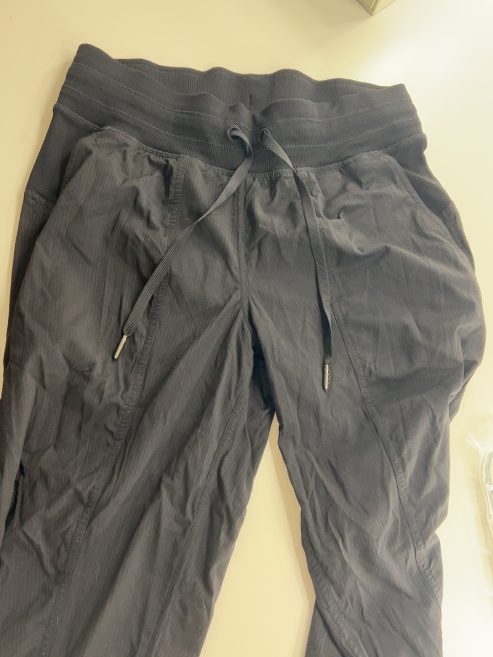 lululemon athletica Black CUFFED dance studio pants SIZE 6